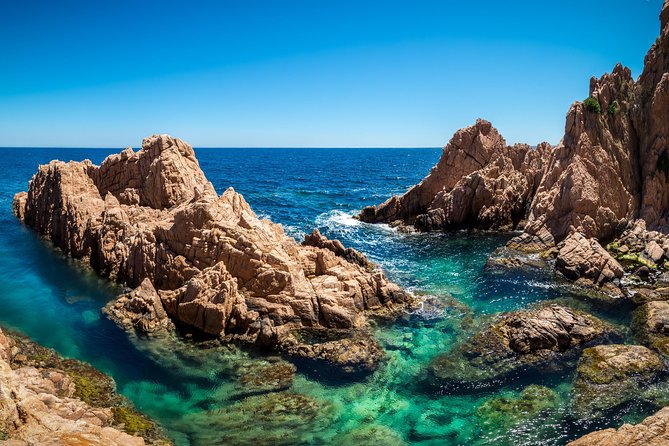 Barcelona: Costa Brava Easy Hike, Snorkel, Cliff-Jump & Meal - The coastal path and the gazebo moment