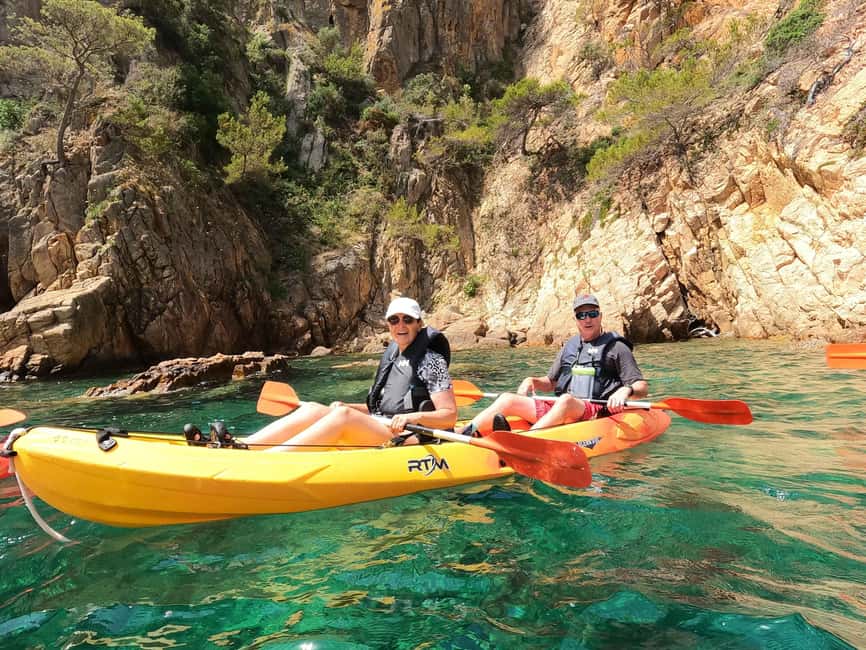 Barcelona: Costa Brava Kayak and Snorkel Tour with Lunch - Changing rooms and secure storage: the stuff that makes or breaks a beach day