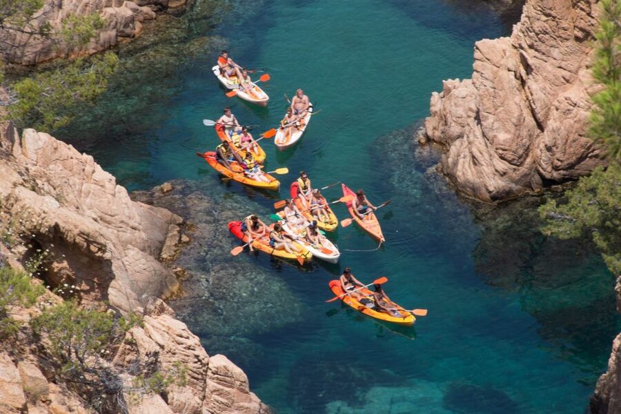Barcelona: Costa Brava Kayak, Snorkel & Cliff Jump & Lunch - Key things that make this tour work