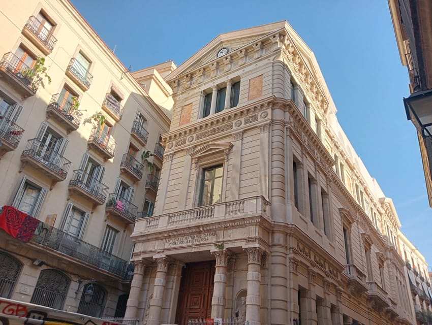 Barcelona: Curious Legends and Traditions of Old Town Tour - Old City Barcelona Lanes: Gothic Neighborhood Vibes Without the Confusion