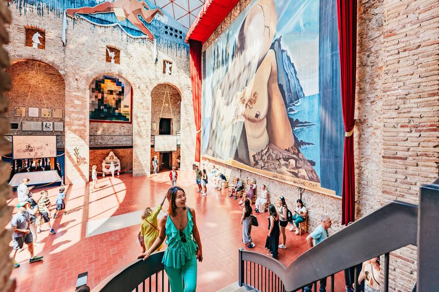 Barcelona: Dali Museum, House and Cadaques Guided Tour - Cadaqués (Sep 1 to Jun 30): White Streets, Salt Air, and Dalí’s Beach Town