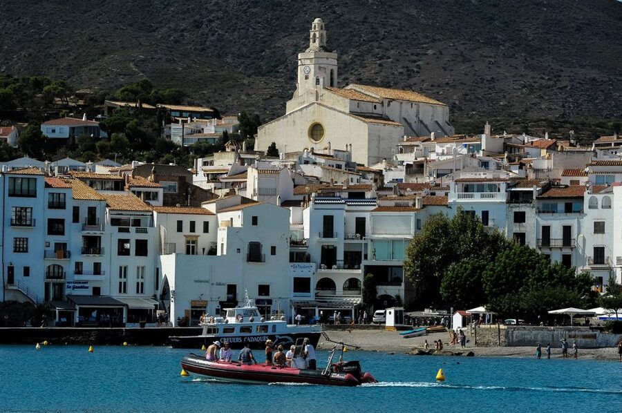 Barcelona: Dali Museum, House and Cadaques Guided Tour - Comfort, Timing, and Small Friction You Should Know