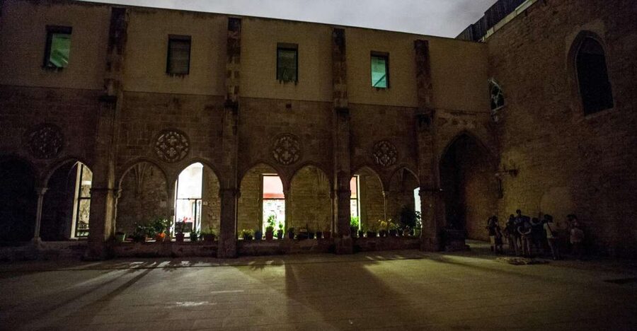 Barcelona: Dark History Night Walking Tour - Key highlights you will actually care about