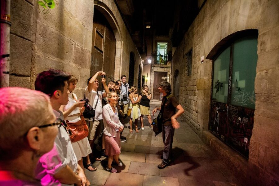 Barcelona: Dark History Night Walking Tour - Weather and night comfort: come prepared, not sheltered