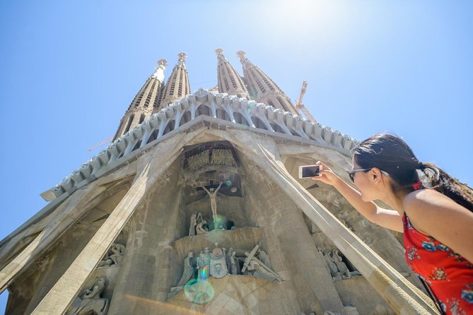 Barcelona e-Bike Tour: Gaudí & Old Town Small Group - Riding from Ciutadella to Barceloneta and Port Olímpic