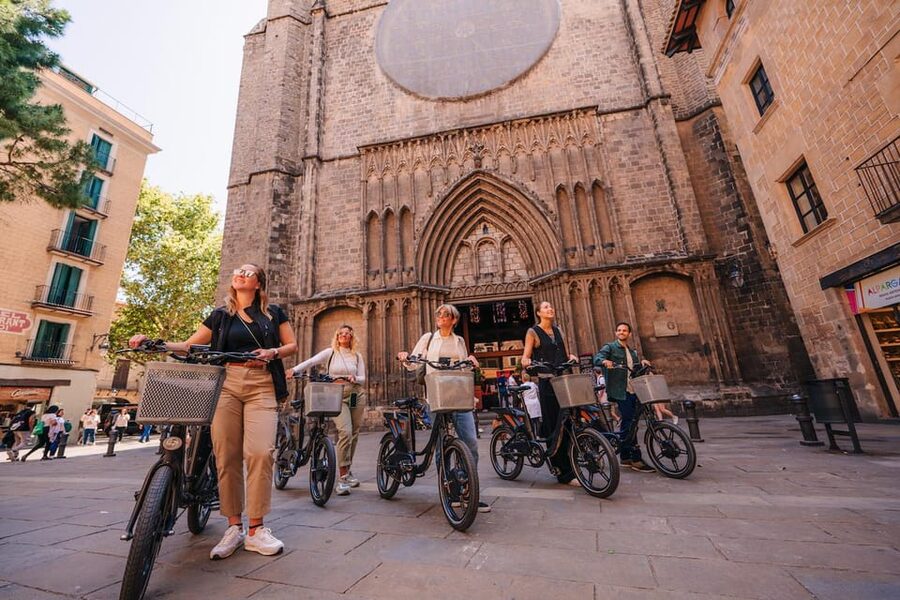 Barcelona: E-Bike Tour with Montjuic Cable Car & Boat Ride - Cable car panoramic views (and what to do if it is closed)