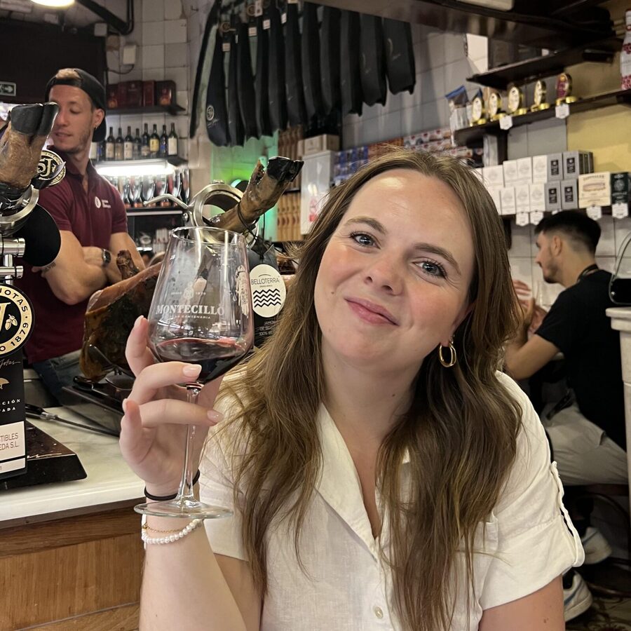 Barcelona: El Born and Gothic Quarter Wine & Tapas Bar Tour - What you eat on this Barcelona wine and tapas tour, and why it feels like a complete meal