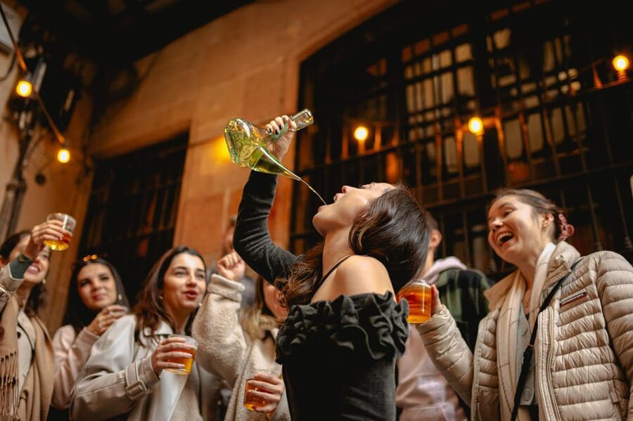 Barcelona: El Born Food Walking Tour with Tapas and Drinks - Why El Born and the Gothic Quarter are such a good match for tapas