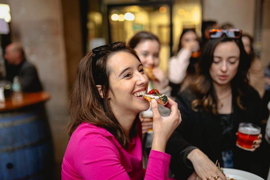 Barcelona: El Born Food Walking Tour with Tapas and Drinks - The food math: 9 tapas and 4 drinks in about 2.5 hours
