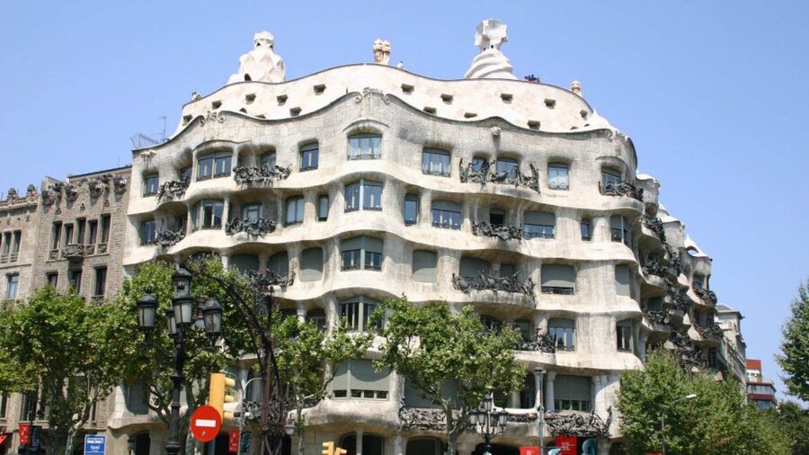 Barcelona: Evening Walking Tour in the Gaudi Area with Tapas - The Guide Makes or Breaks It (Here’s What to Expect)