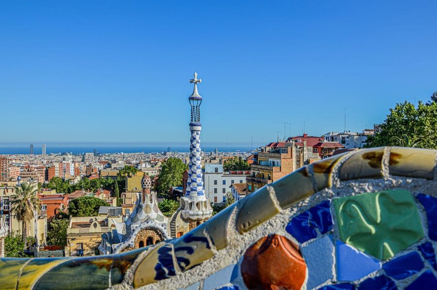 Barcelona: Exclusive Park Güell Private Guided Tour - The 75 minute guided route in the Monumental Zone