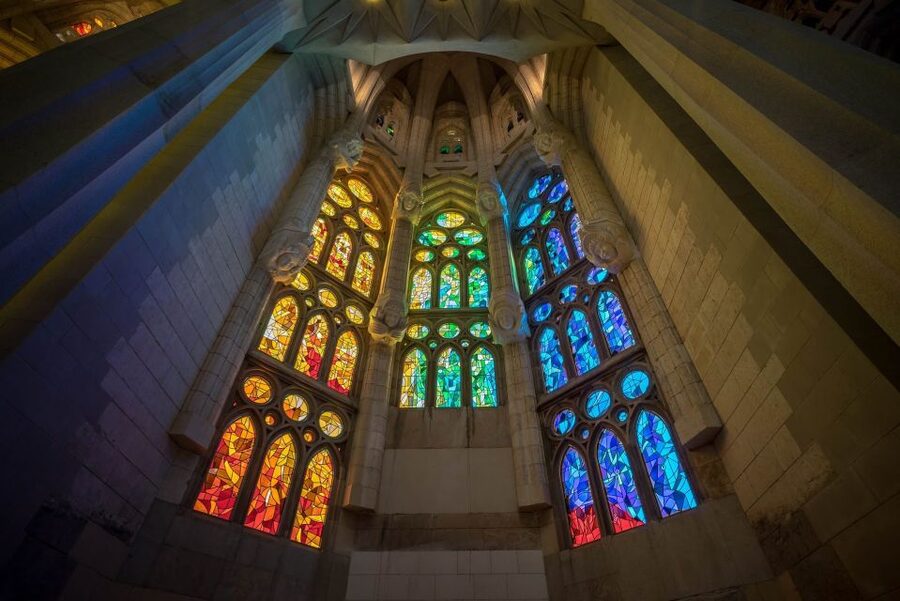 Barcelona: Exclusive Sagrada Familia Private Guided Tour - Why skip-the-line access is worth it here