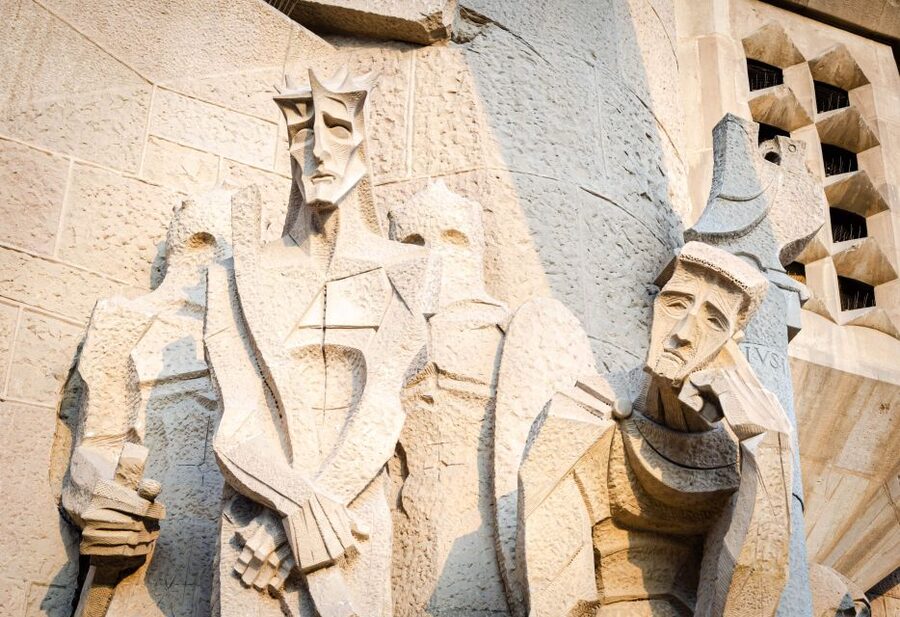 Barcelona: Exclusive Sagrada Familia Private Guided Tour - Dress code and rules that can slow you down