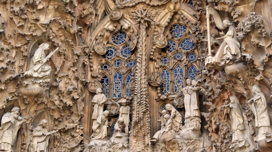 Barcelona: Exclusive Sagrada Familia Private Guided Tour - Where to meet: Kurz&Gut Bar-Restaurant, Av. de Gaudí