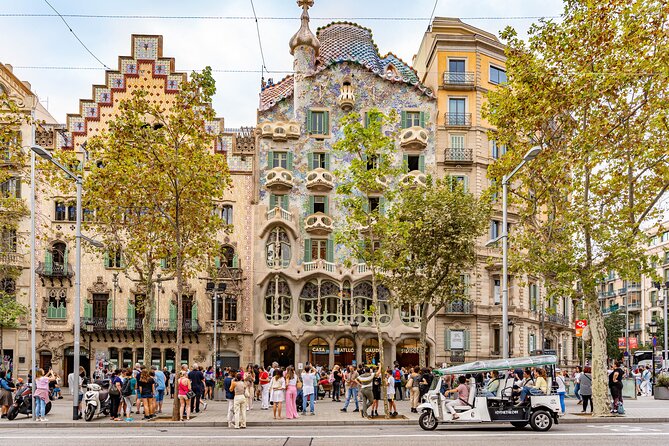 Barcelona Expert Tour with Local Guide in Eco Tuk Tuk Private - How the tour time options shape your stops (60 vs 120 vs 180 vs 240)