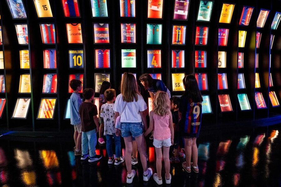 Barcelona: F.C. Barcelona Museum Immersive Guided Tour - Spotify Camp Nou Live 360º, what you’re really paying for