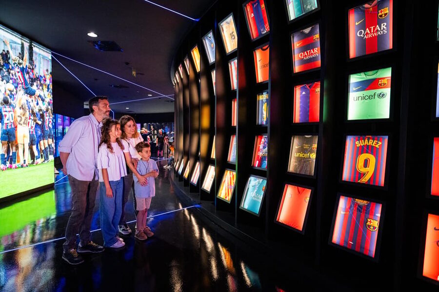 Barcelona: FC Barcelona Museum Total Experience Pass - Tots units fem força: interactive stations for men’s and women’s teams