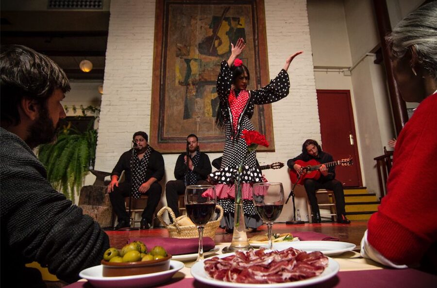 Barcelona: Flamenco Show with Dinner at Tablao de Carmen - How the Evening Runs: Two Show Times, Simple Planning