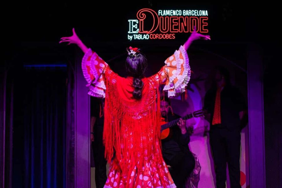 Barcelona: Flamenco Show with Drink at La Rambla - Inside the 55-minute show: how the night moves, moment by moment
