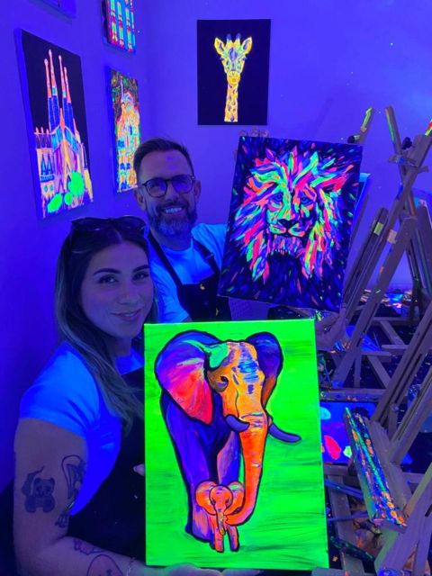 Barcelona: Fluorescent Paint and Wine Workshop - Key Things You Will Notice Right Away