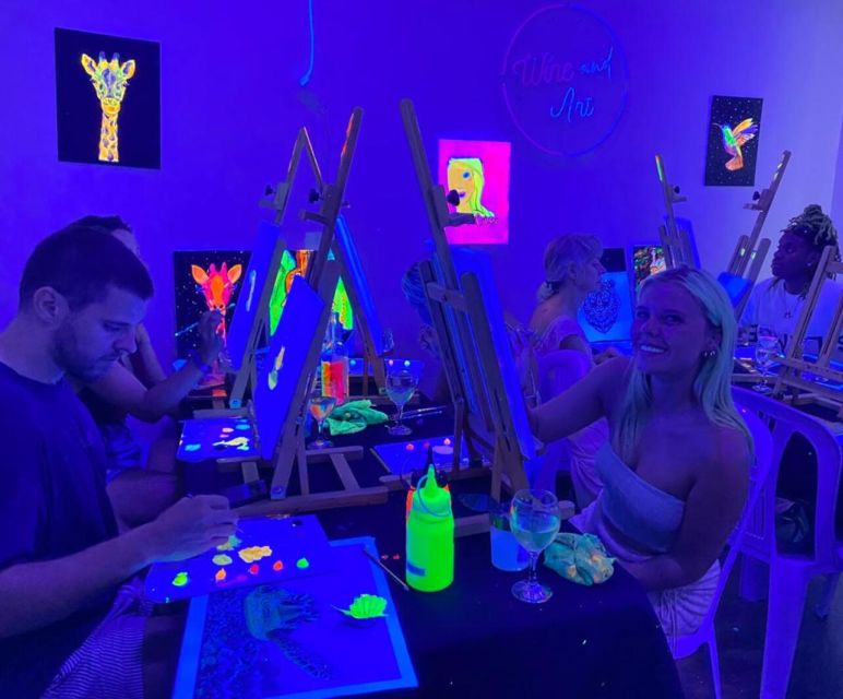 Barcelona: Fluorescent Paint and Wine Workshop - Beginner-Friendly Teaching: How the Class Works If You Have No Art Skills