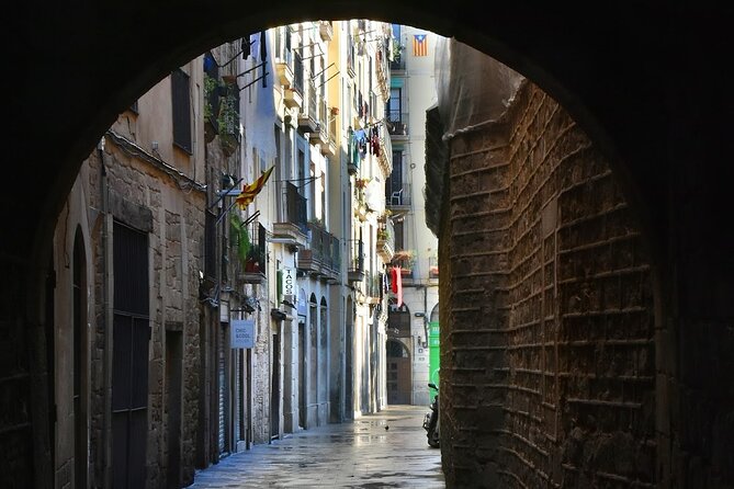 Barcelona Food Tour: Tapas, Paella, Sangria & 8+ Local Tastings - What you’ll actually taste: tapas, cheeses, pastry, and more