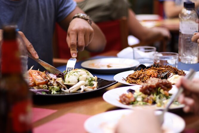 Barcelona Food Tour: Tapas, Paella, Sangria & 8+ Local Tastings - First stop: Plaça de Ramon Berenguer el Gran, where the day starts