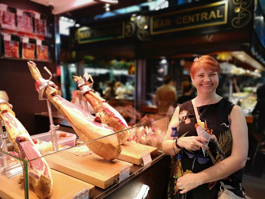 Barcelona: Foodie Walking Tour with Sagrada Familia Tickets - Who this tour is best for (and who should skip it)