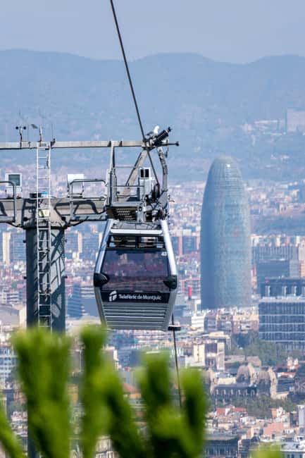 Barcelona from the heights to the sea: Montjuïc, Cable Car, and Beach - Key things that make this tour work