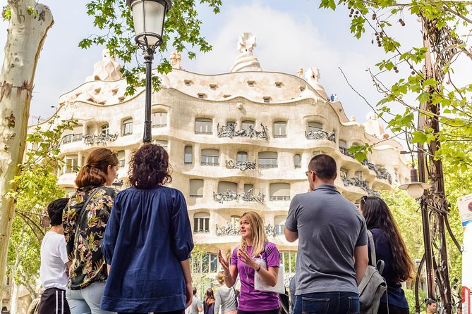 Barcelona Gaudi and Sagrada Familia Tour - What You Get From the Guide: Photo Help, Humor, and Metro Clarity