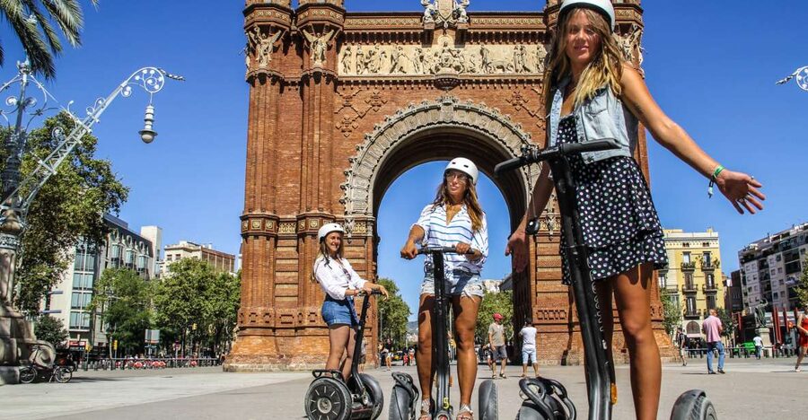 Barcelona: Gaudi Guided Segway Tour - Eixample and Old Town together: seeing Barcelona’s contrast in one ride