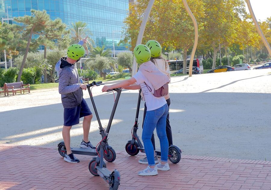 Barcelona: Gaudi Highlights Guided Tour by Electric Scooter - Arc de Triomf and Ciutadella Park: classic Barcelona, with a park break