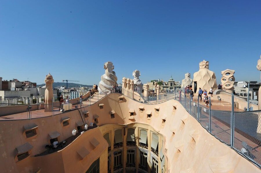 Barcelona: Gaudí Houses & Sagrada Familia Tour - A day built around Gaudí’s actual buildings