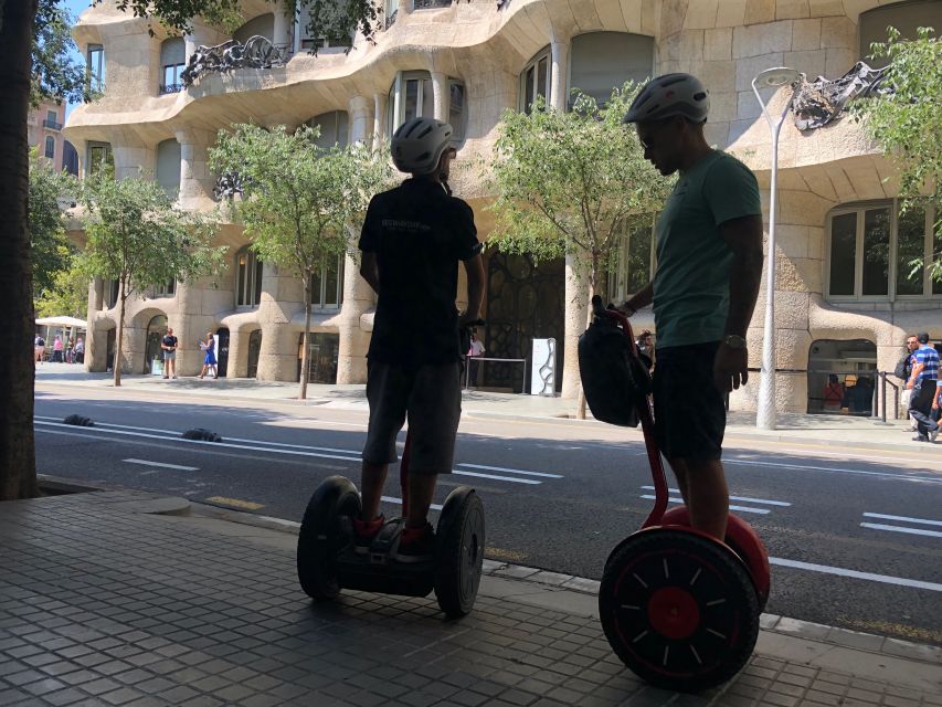 Barcelona: Gaudí Sightseeing Guided Segway Tour - Group size, language, and the one thing to watch