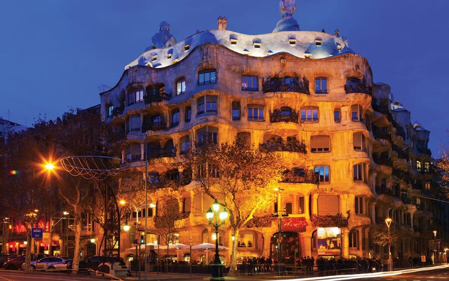 Barcelona: Gaudí Sightseeing Guided Segway Tour - Where the tour starts at Carrer dEn Rull 2 and what that means for your day