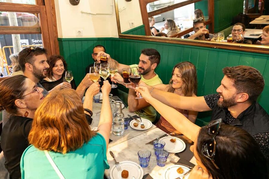 Barcelona: Gaudi Tapas & Wine Tasting Small Group Tour - Meeting at Casa Batllo, then getting your bearings fast