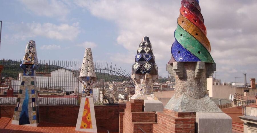 Barcelona: German City Tour from Gaudí's Perspective - The guide matters: German-first, strong answers, and extra follow-up