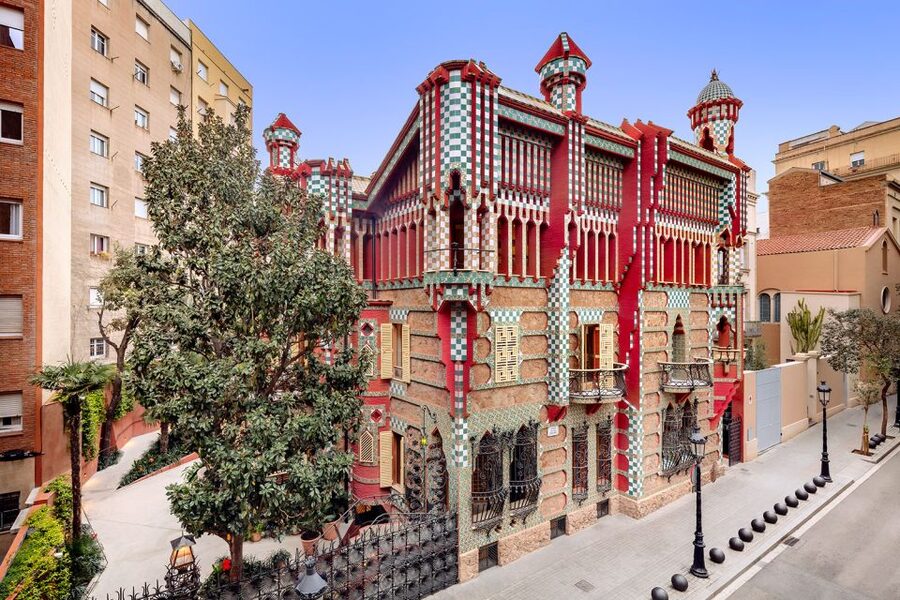 Barcelona: Go City Explorer Pass - Choose 2 to 4 Attractions - Sagrada Familia Guided Tour: how to make timed entry feel painless