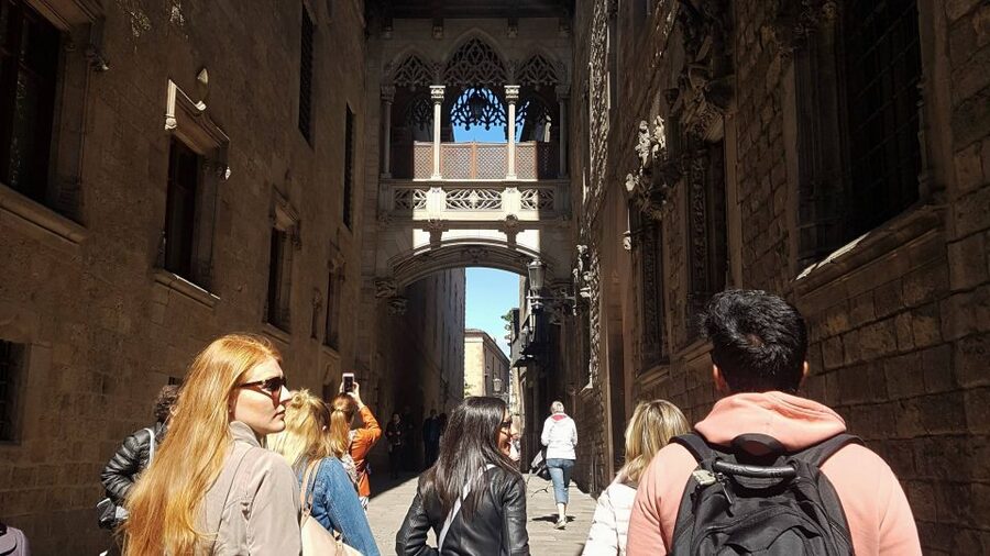 Barcelona: Go City Explorer Pass - Choose 2 to 4 Attractions - Boat cruising, Aquàrium, and Las Golondrinas style water time