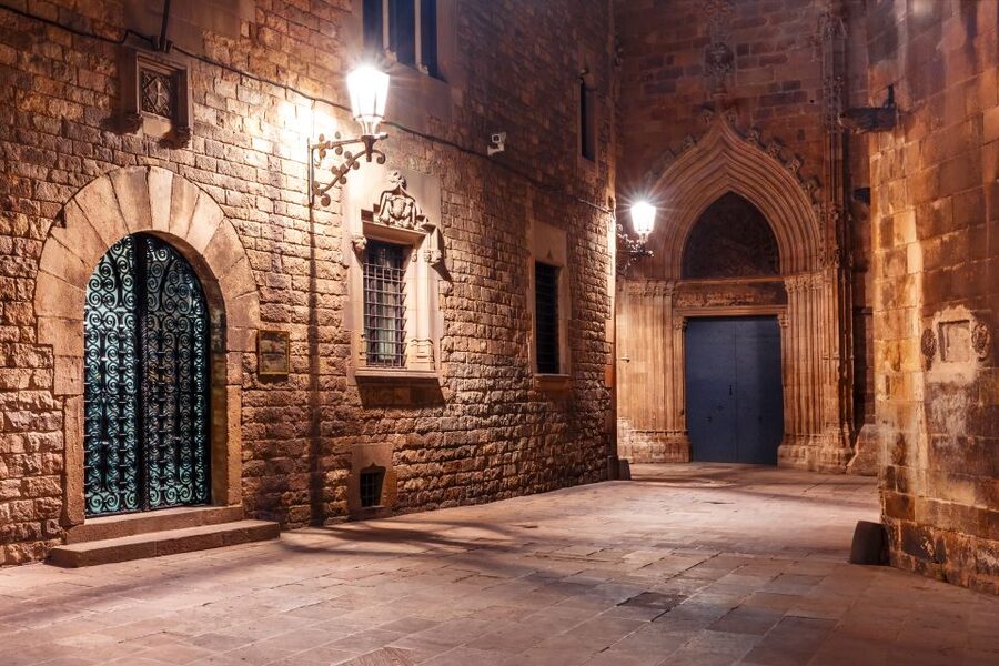 Barcelona: Gothic Quarter and Flamenco Show (Small Group) - Who This Tour Fits Best (and Who Should Skip It)