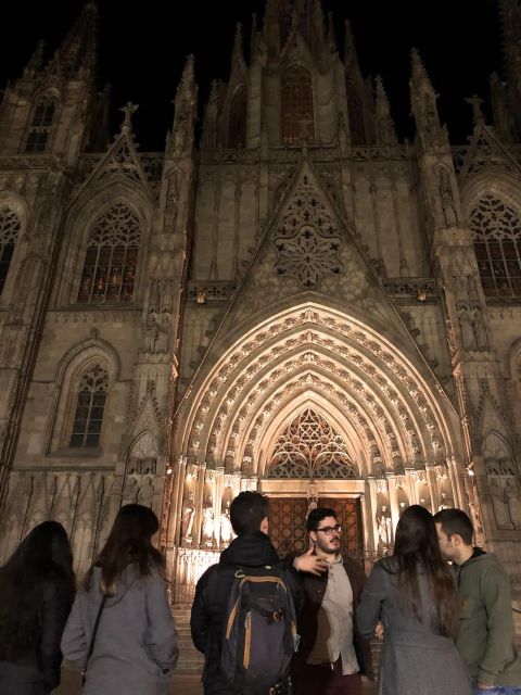 Barcelona: Gothic Quarter By Night Guided Walking Tour - Why a Night Walk Makes the Gothic Quarter Feel 2,000 Years Old
