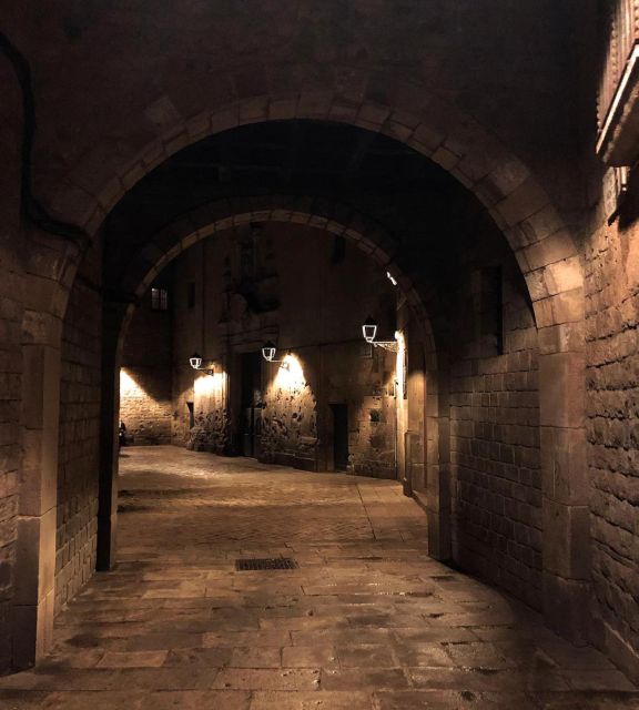 Barcelona: Gothic Quarter By Night Guided Walking Tour - Catalonia’s Modern Political Landscape, Explained While You’re Still in Motion