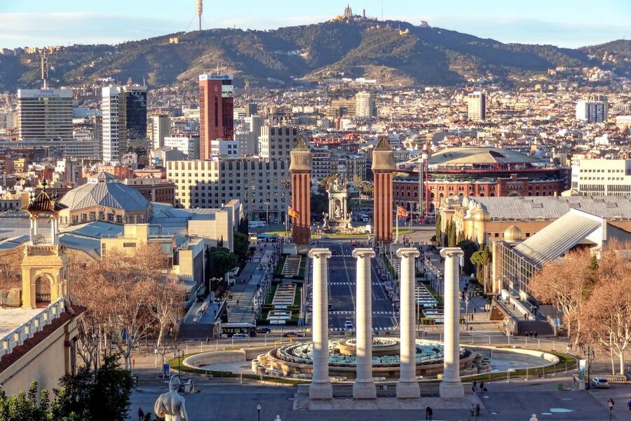 Barcelona: Gothic Quarter & La Sagrada Familia Private Tour - Park Güell on your own, Gaudí time at your pace