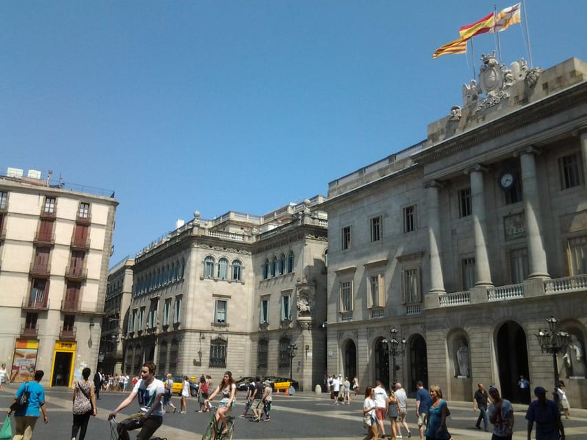 Barcelona: Gothic Quarter Legends Walking Tour with Tapas - Key highlights you’ll actually feel on the ground