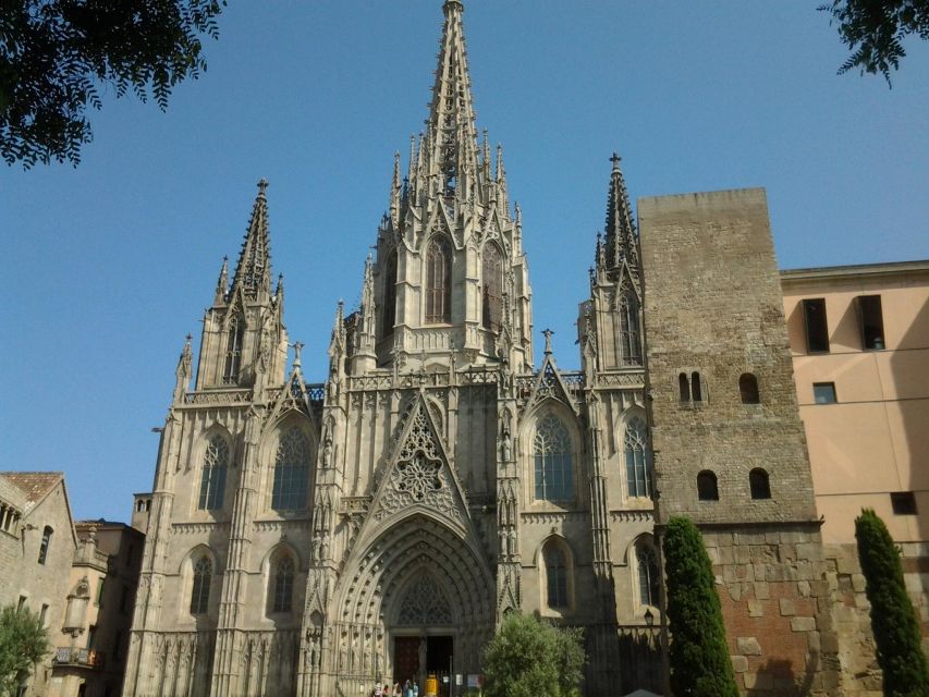 Barcelona: Gothic Quarter Legends Walking Tour with Tapas - Price and value: what $53 buys in real terms