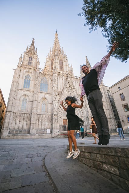 Barcelona: Gothic Quarter Private Photoshoot Experience - Stop types you will likely shoot in the Gothic lanes