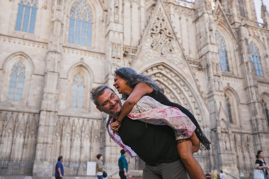 Barcelona: Gothic Quarter Private Photoshoot Experience - How the editing choices help you, not just the photographer
