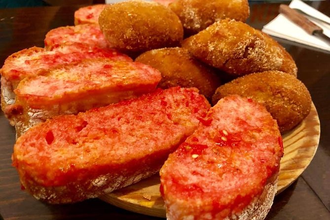 Barcelona Gothic Quarter VIP Tapas & Wine Tour - How the guide shapes your night (and why it matters)