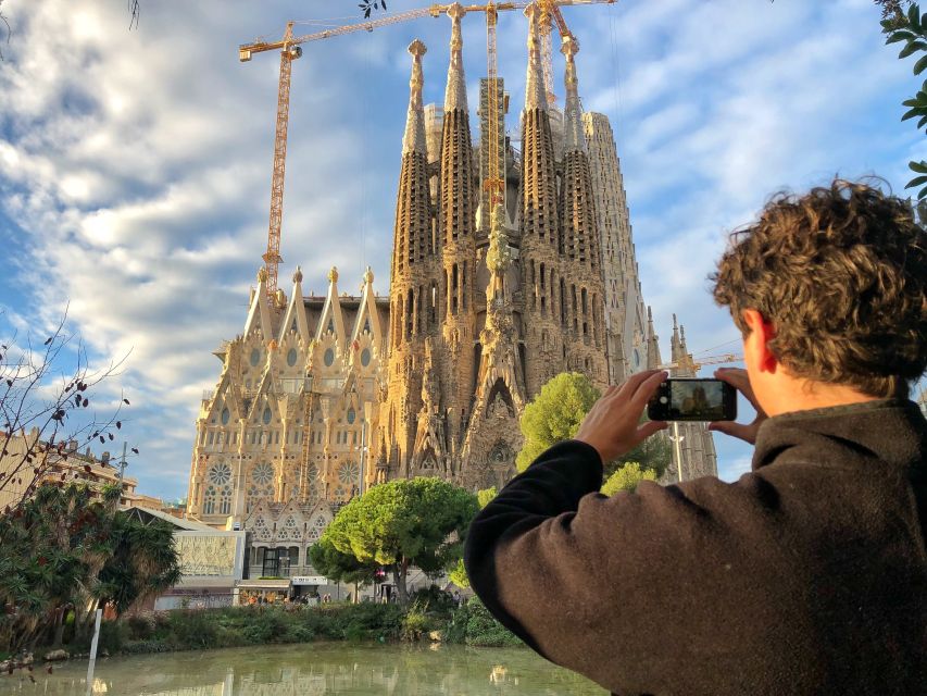 Barcelona: Guided Bike or E-Bike City Tour - Starting in Plaça Reial: The Easy First Win