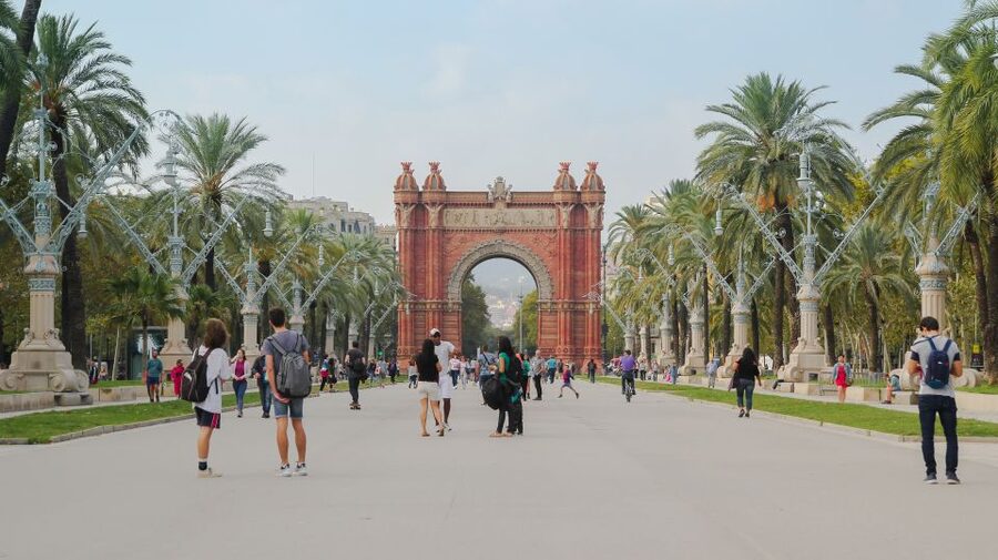 Barcelona: Guided Bike or E-Bike City Tour - From the Old City to the Sea: Eixample, Vila Olímpica, and Port Olímpic Views